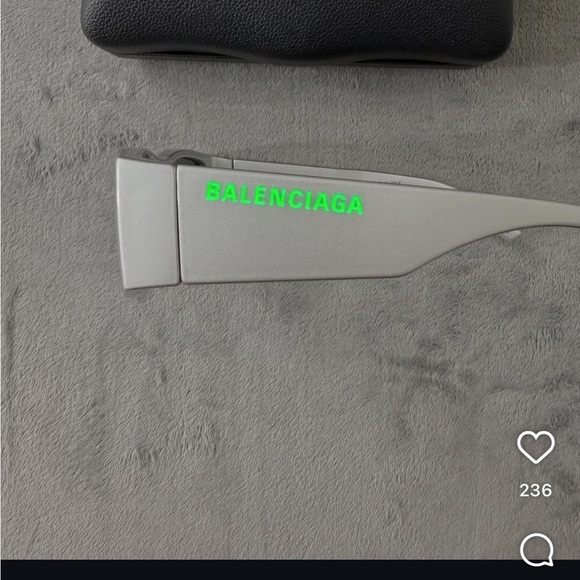 Balenciaga LED sunglasses in silver - Picture 14 of 15